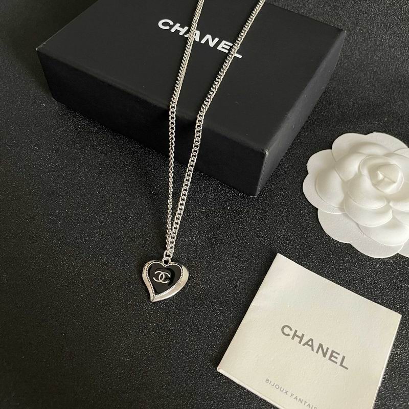 Chanel Necklace 03yxs141